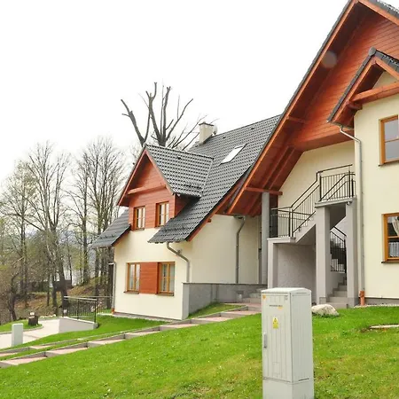 4seasons Z Prywtna Sauna I Kominkiem カルパッチ